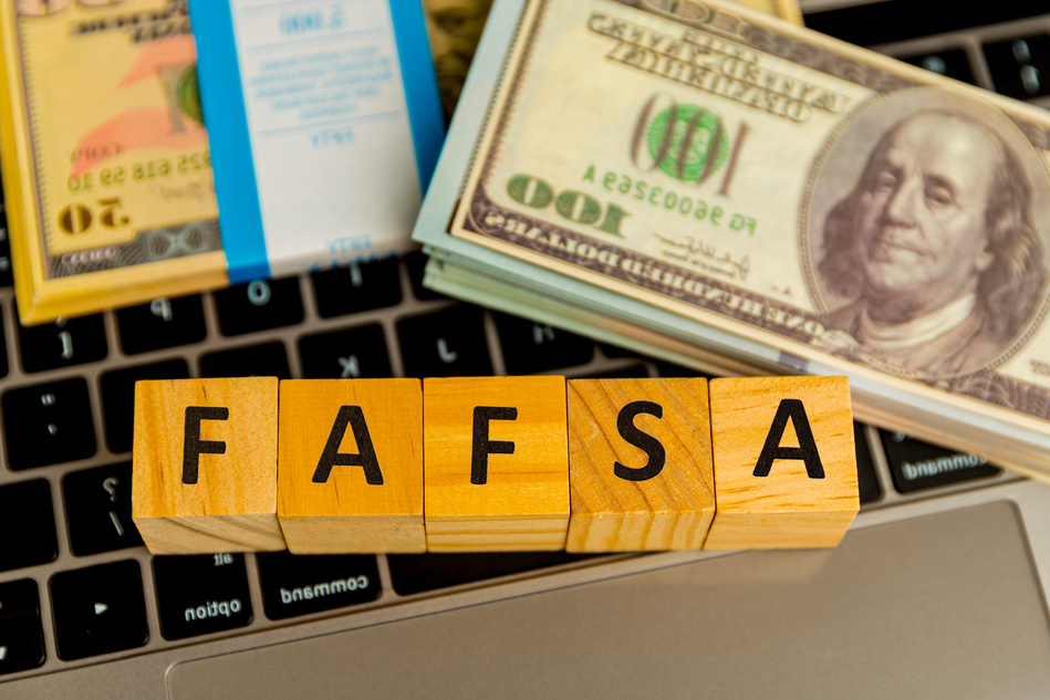 Fafsa. Student aid application form on the tablet.